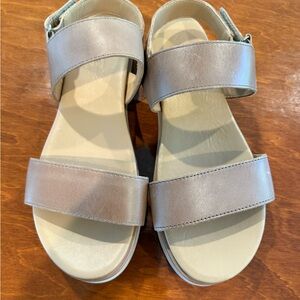 Nisolo Tan Sandals Minimalist Two-Strap Design